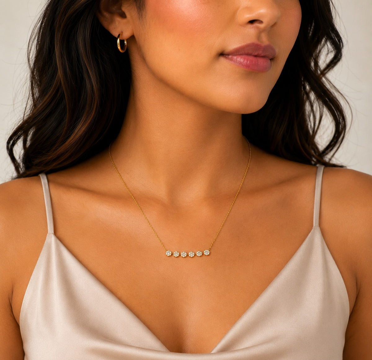 Collar con flores